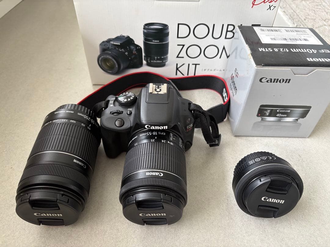 オプションレンズ付Canon EOS Kiss X7 ダブルズームキットEF40