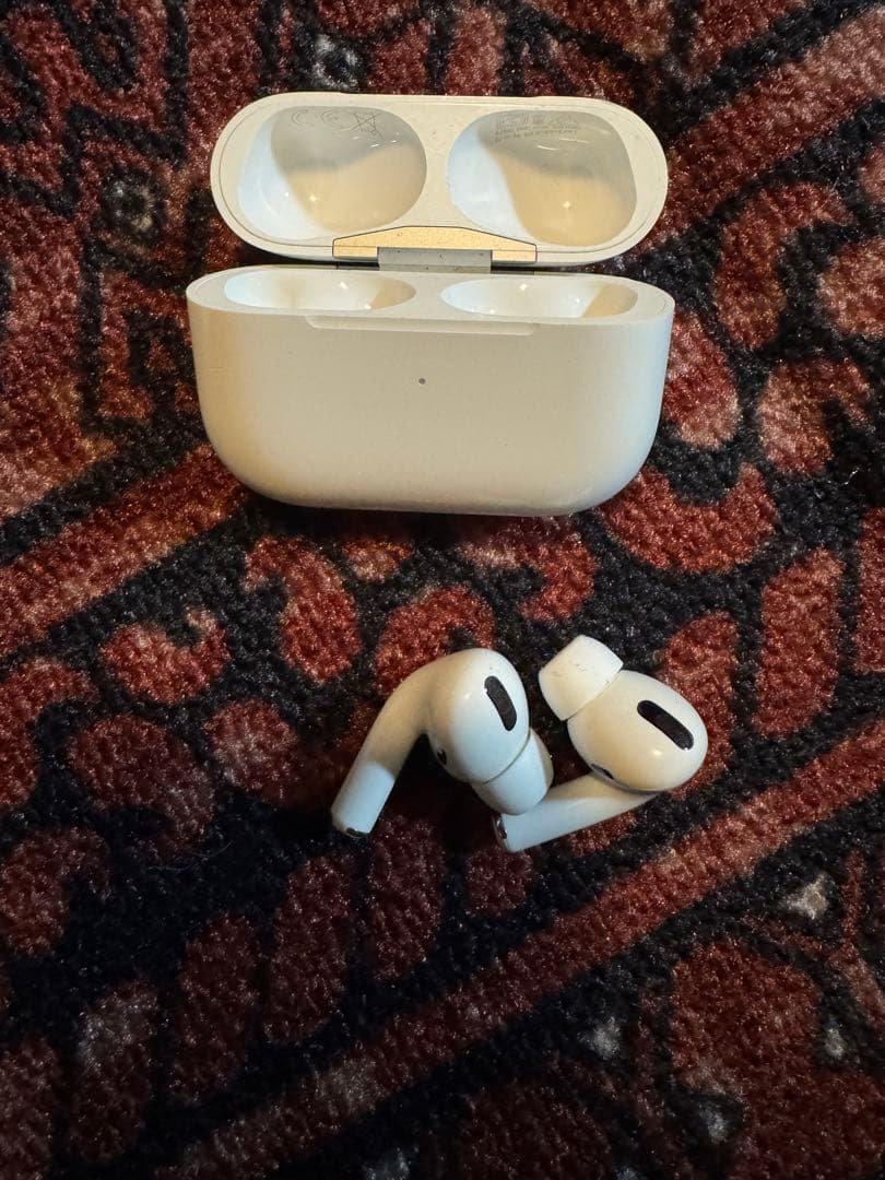 Apple AirPods Pro 第一世代　ワイヤレスイヤホン