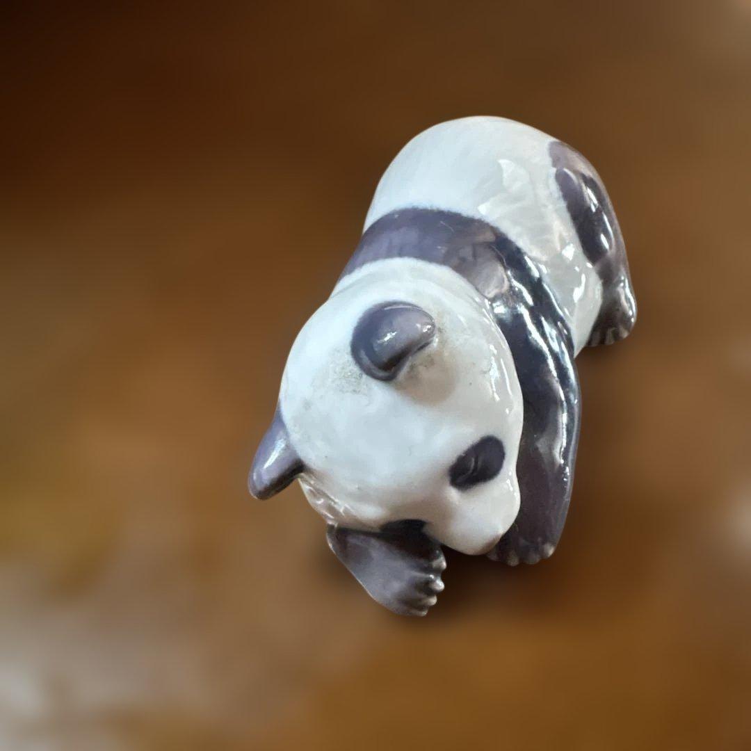 パンダ置物ロイヤルコペンハーゲンフィギュリン　眠るパンダ
