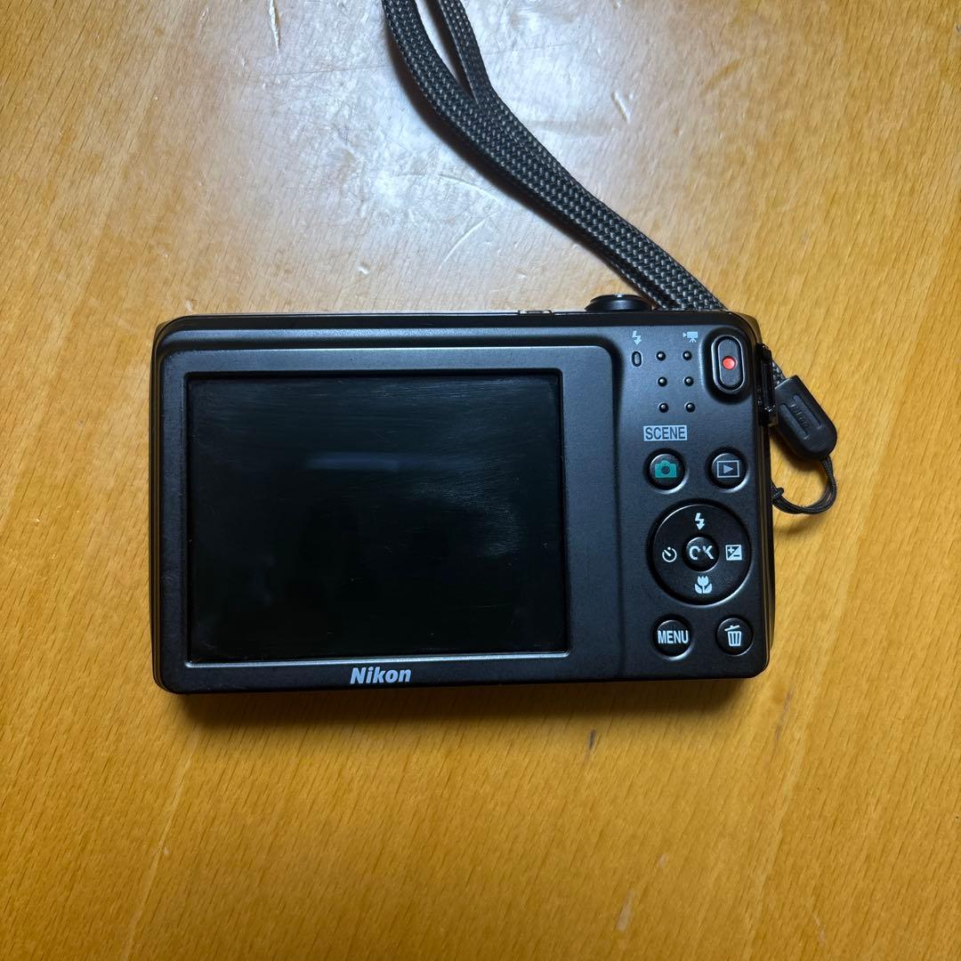 Nikon COOLPIX デジタルカメラ 8倍光学ズーム