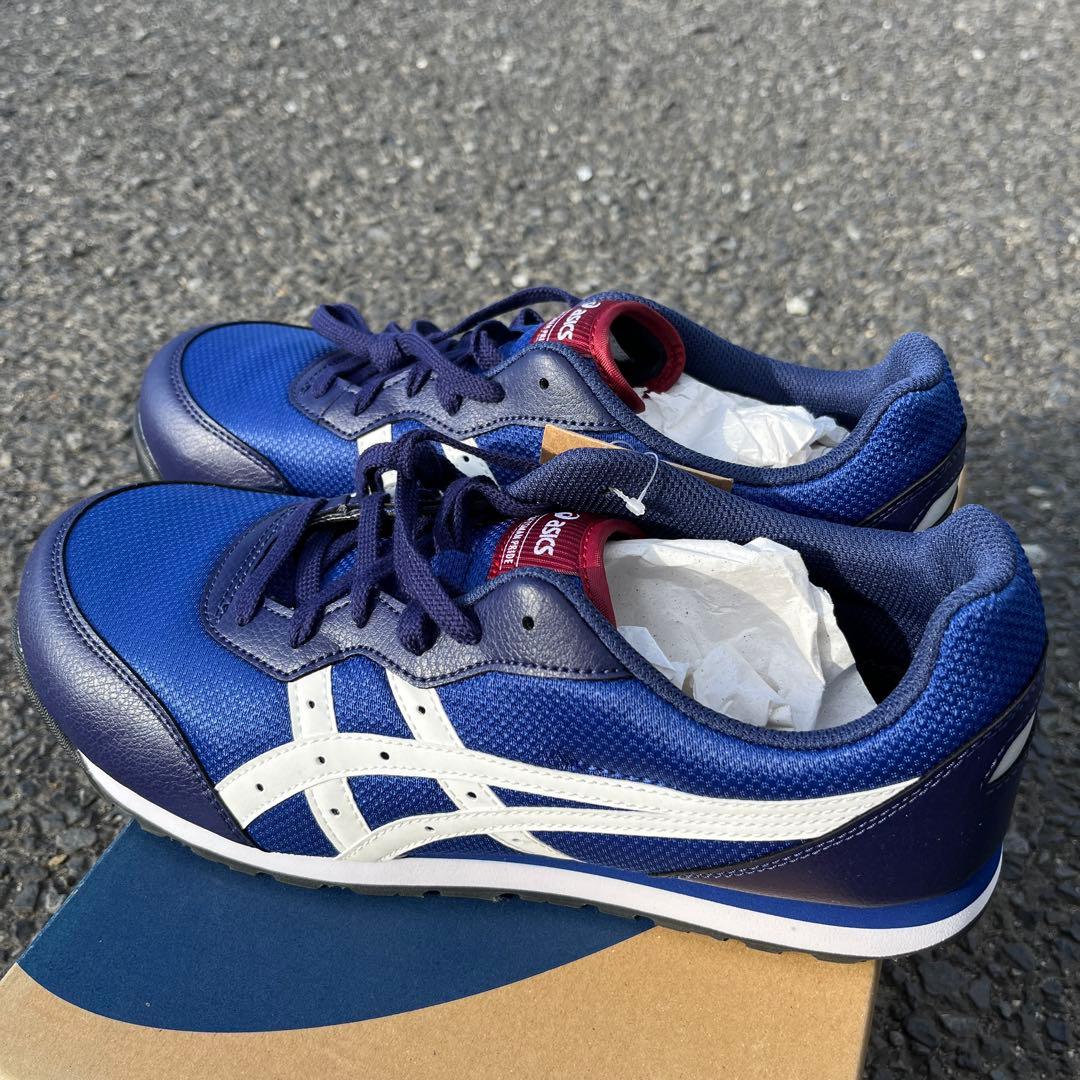新品安全靴スニーカー