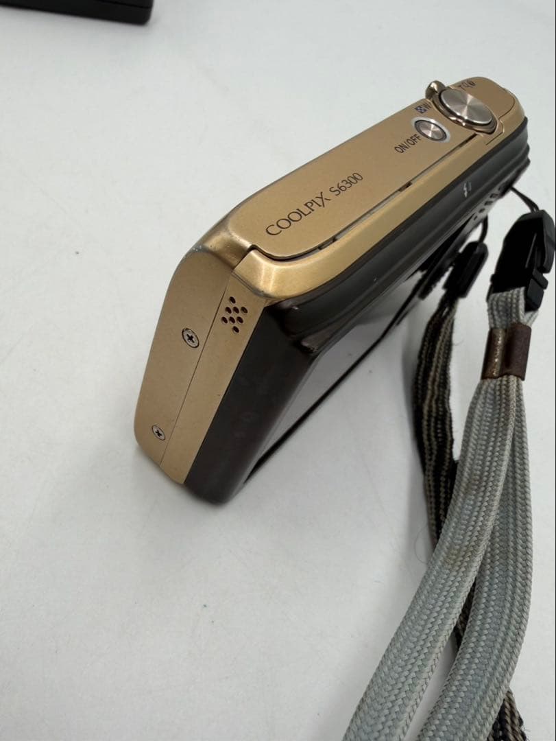 Nikon COOLPIX S6300 ゴールド　デジカメ