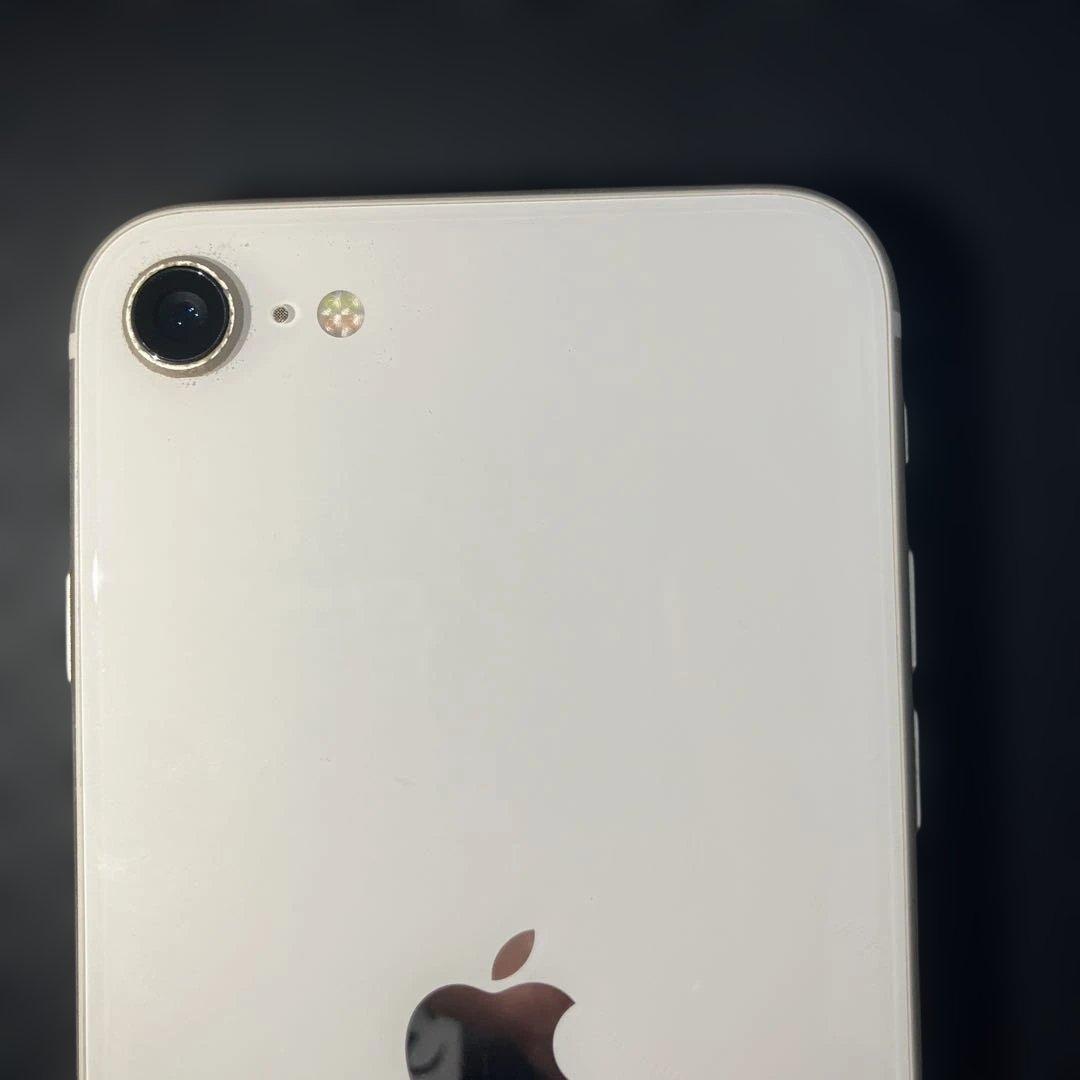 iPhone SE3 64GB スターライト バッテリー75%