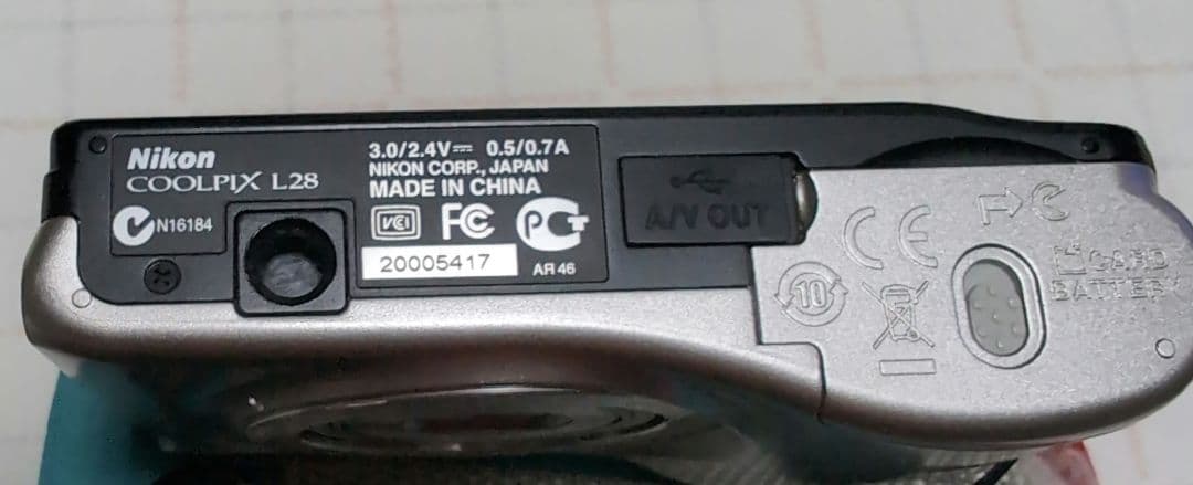 Nikon COOLPIX L28 本体とケース