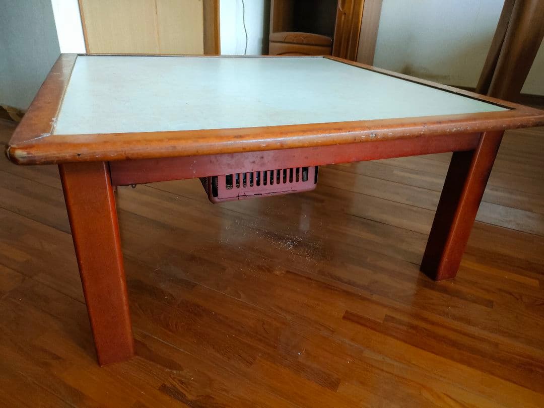 レトロな豆炭こたつ(燃焼器付き)　縦80cm 横80cm 高さ37cm