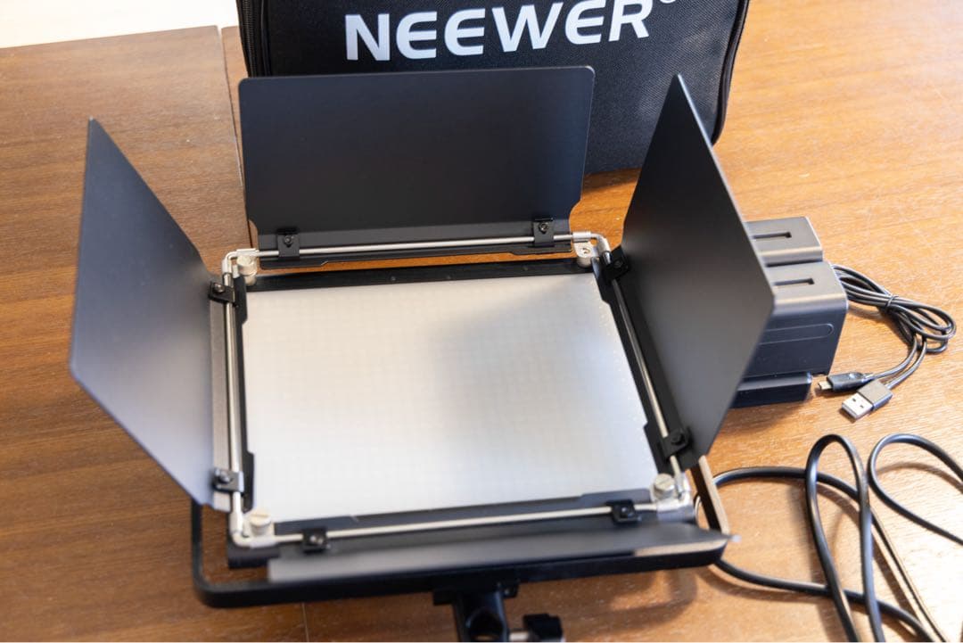 NEEWER アドバンスドNL660-2.4G
