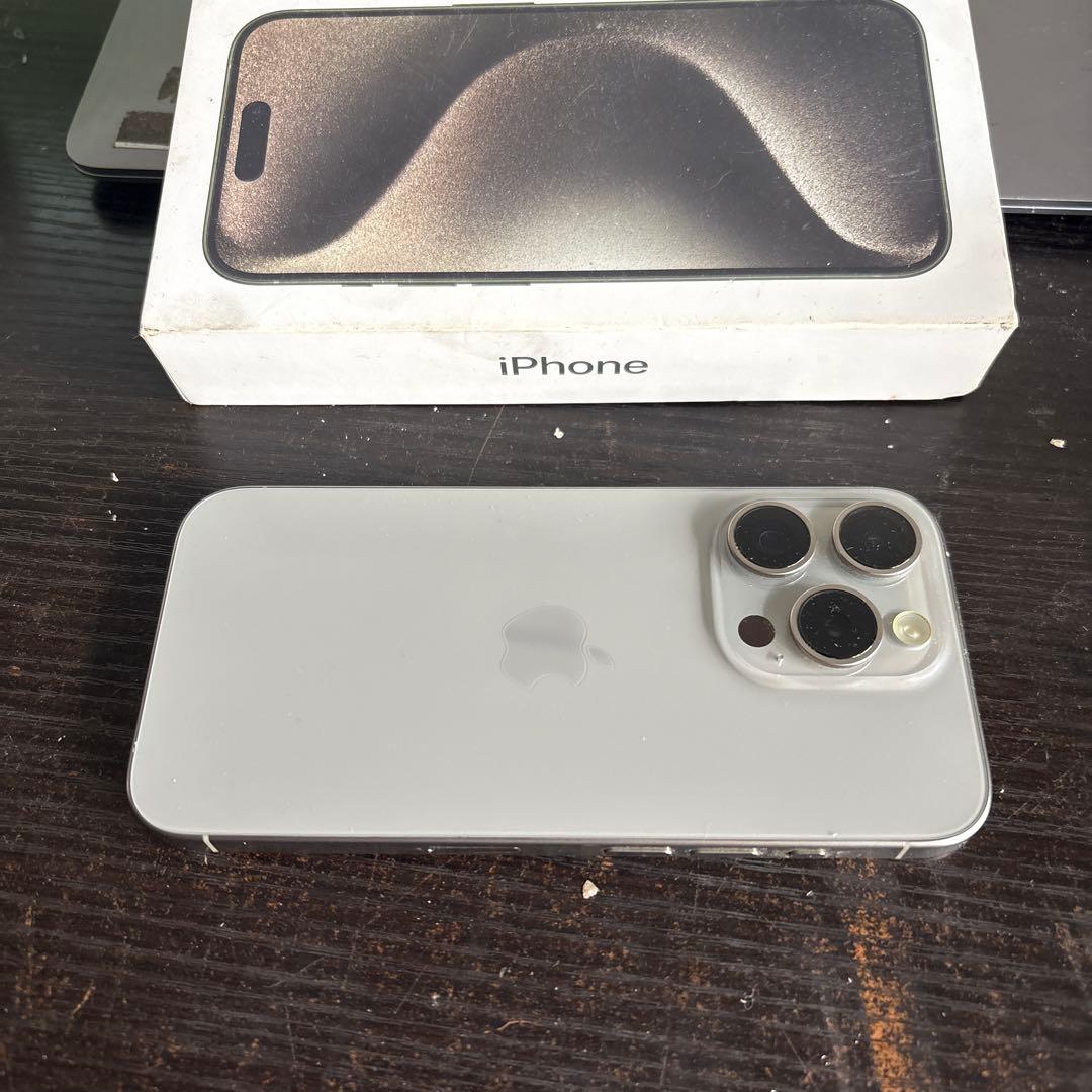 画面割れ　SIMフリーApple iPhone 15 Pro 128GB