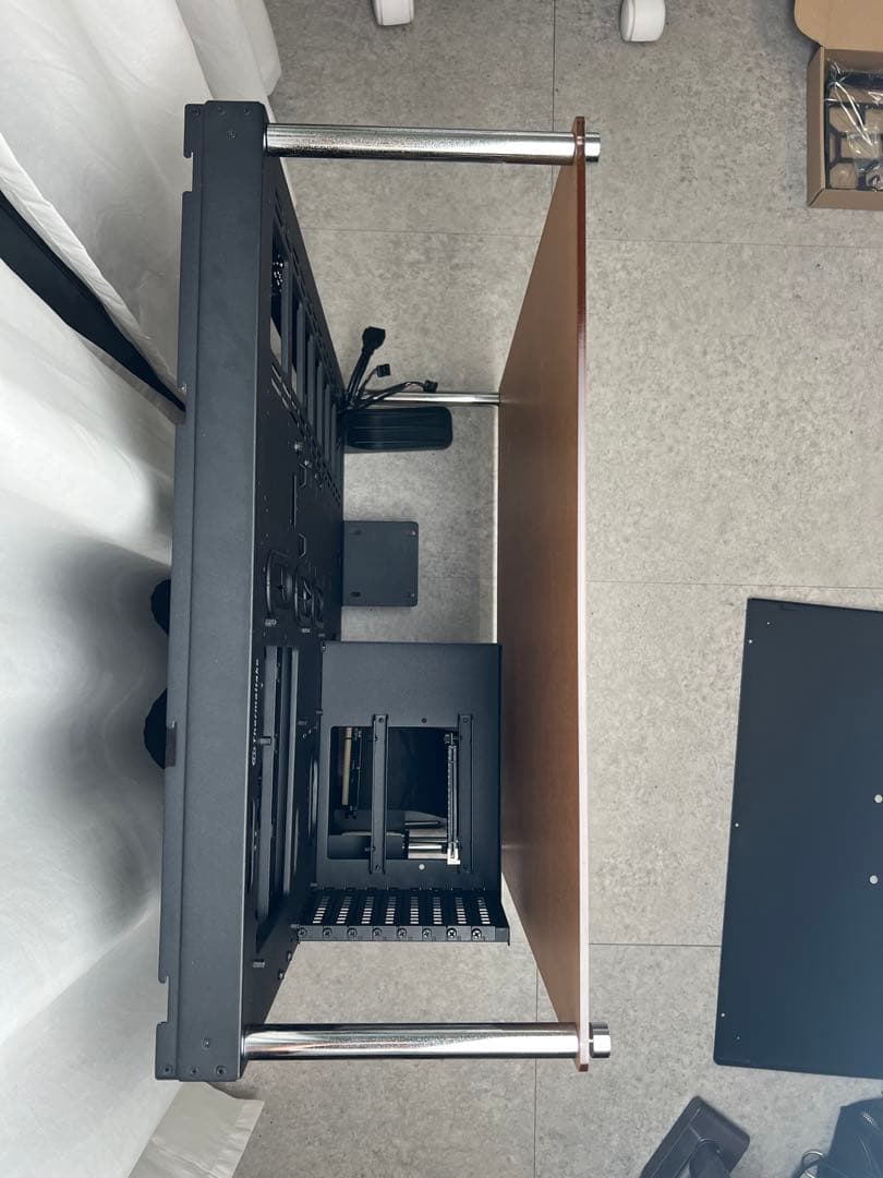 Thermaltake Core P5 オープンフレームケース