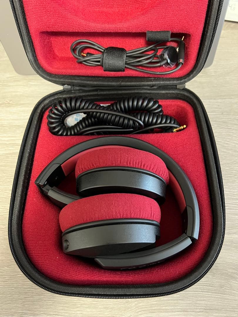 FOCAL Listen Professional 密閉型ヘッドホン