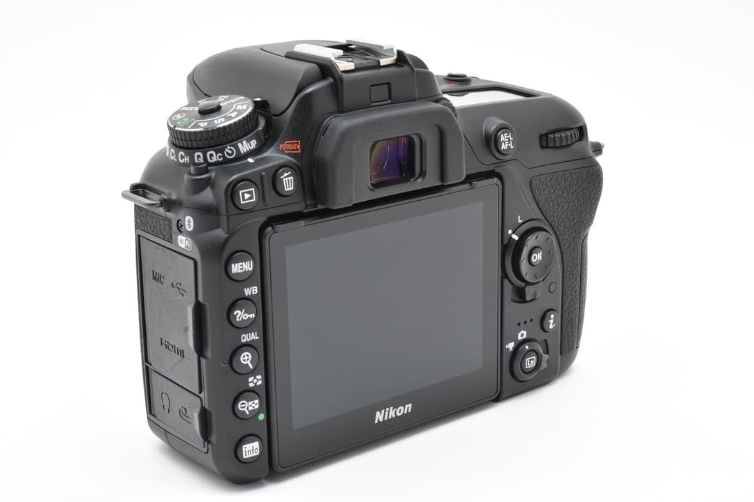 ■ほぼ新品■ ニコン D7500 デジタル一眼 #D123