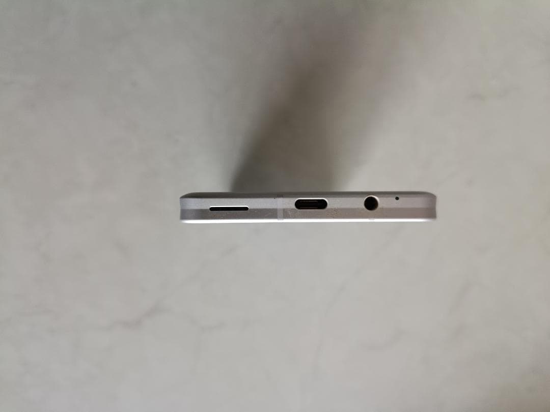 AQUOS sense6s ROM64GB RAM4GB SIMフリー