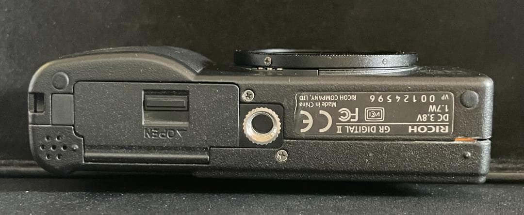 RICOH GR DIGITAL II 2　本体と付属品