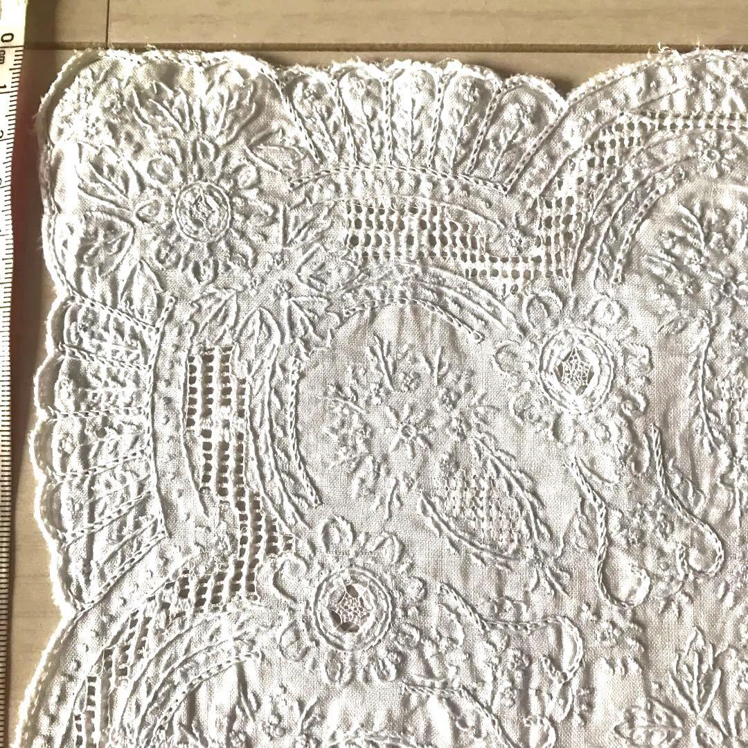 ヴィンテージ　スワトウ　汕頭　ホワイトレース ハンカチ　花柄刺繍　手刺繍