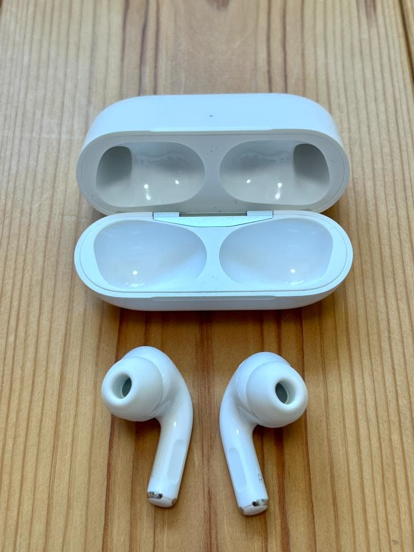 AirPods Pro (第1世代) A2084 ＋ 耐衝撃シリコンケース付き