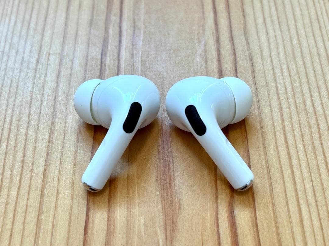 AirPods Pro (第1世代) A2084 ＋ 耐衝撃シリコンケース付き