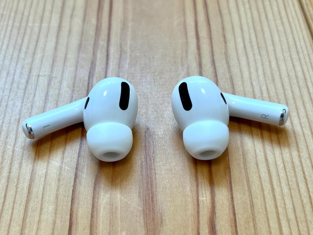 AirPods Pro (第1世代) A2084 ＋ 耐衝撃シリコンケース付き
