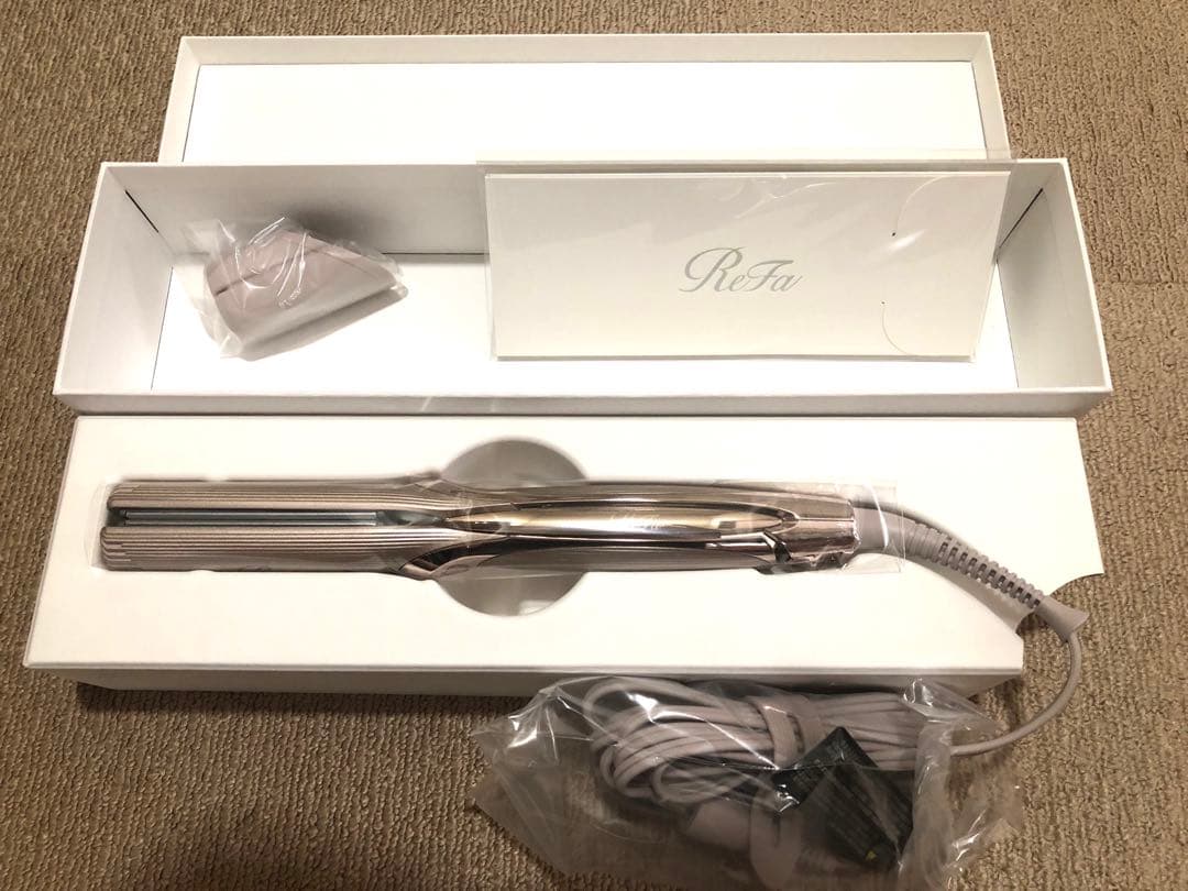 リファ ビューテックストレートアイロンプロ+ シャンパングレージュ