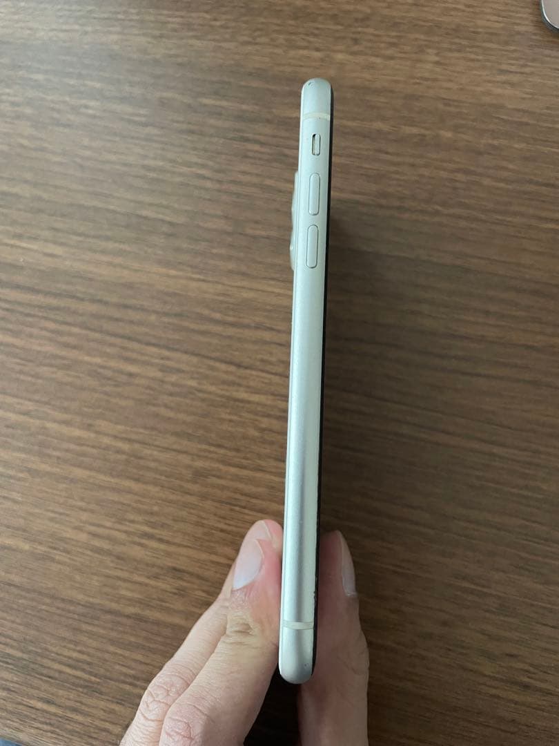 iPhone 11 64GB ホワイト SIMフリー