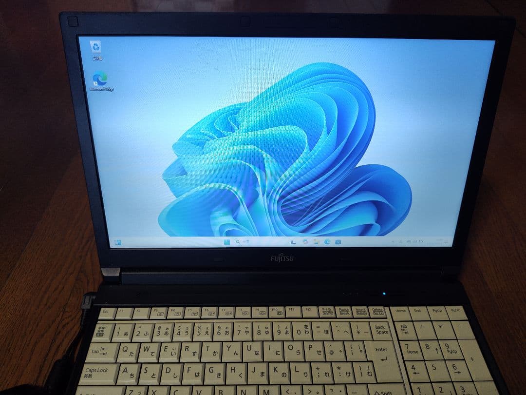 富士通 LIFEBOOK A577/P win11 SSD office