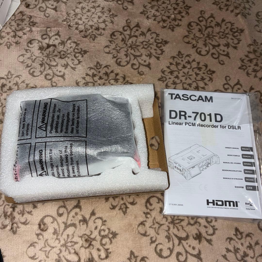 希少！美品　SDカード付き　TASCAM DR-701D フルセット！