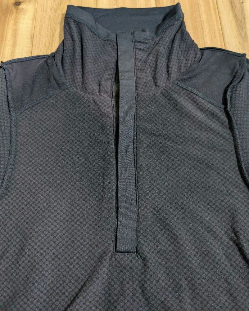 【中古】YOSAテラウェア　オープンネック　Ｍサイズ