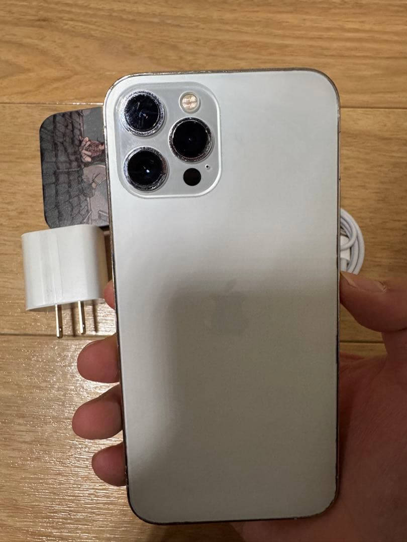 iPhone 12 pro max バッテリー93%