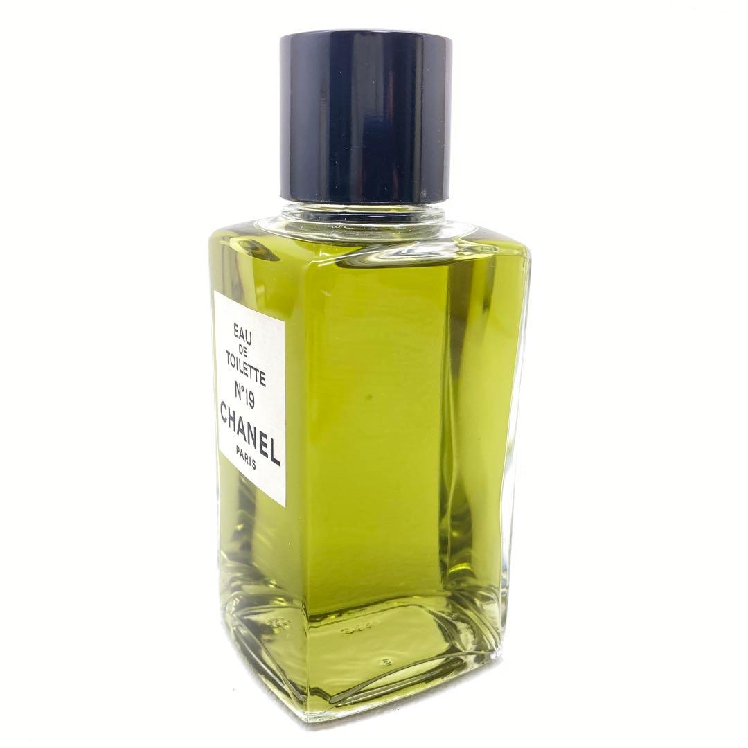CHANEL No19 eau de toilette 香水 200ml