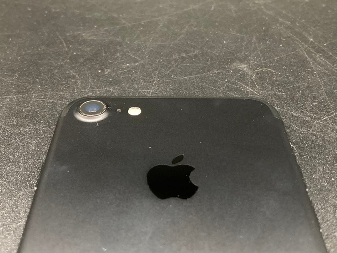 ○Apple iPhone 7 MNCE2J/A 32GB、SIMロックなし