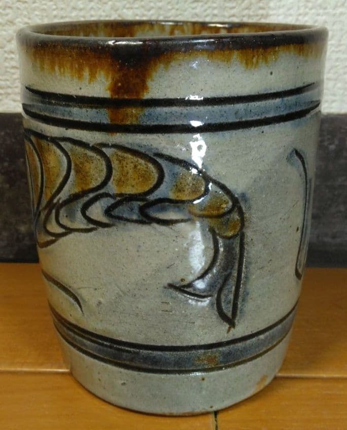 上作 人間国宝 金城次郎 海老筒碗(エビ2匹) 栞 共箱 美品 壷屋焼 筒茶碗