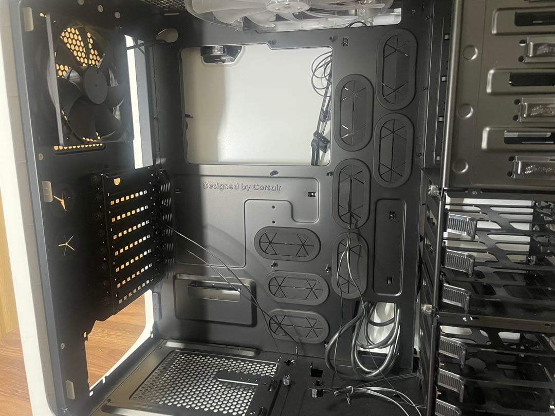 PCケース【Corsair Graphite Series 600T】