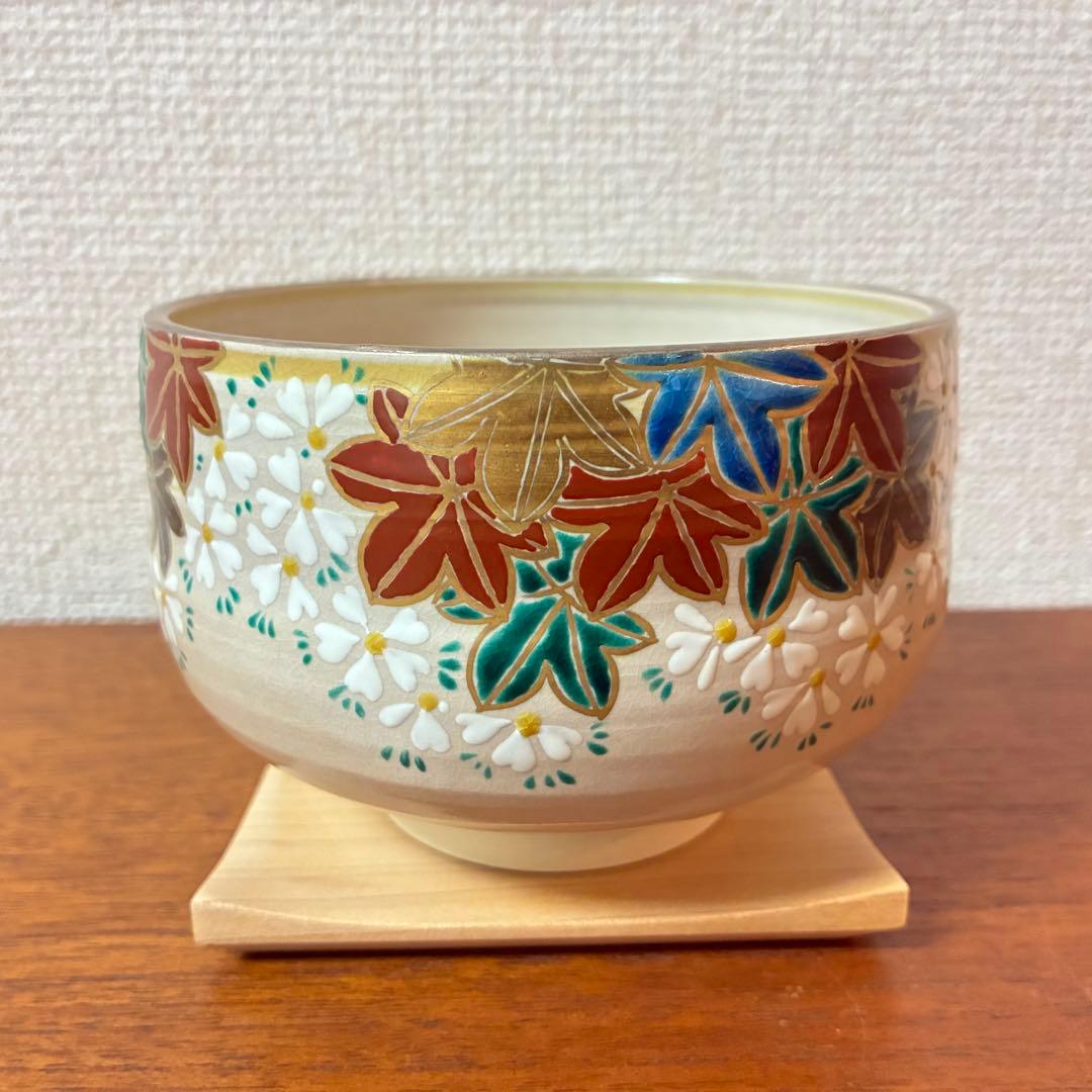 【犬山本窯】抹茶椀 茶碗 桜と紅葉の共演 茶道具 総柄 豪華絢爛 優美