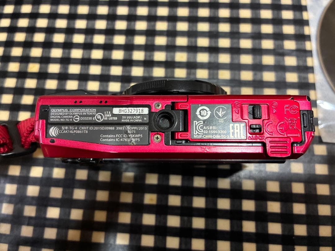 最終値引)OLYMPUS STYLUS TG-4 RED 本体と得な付属品
