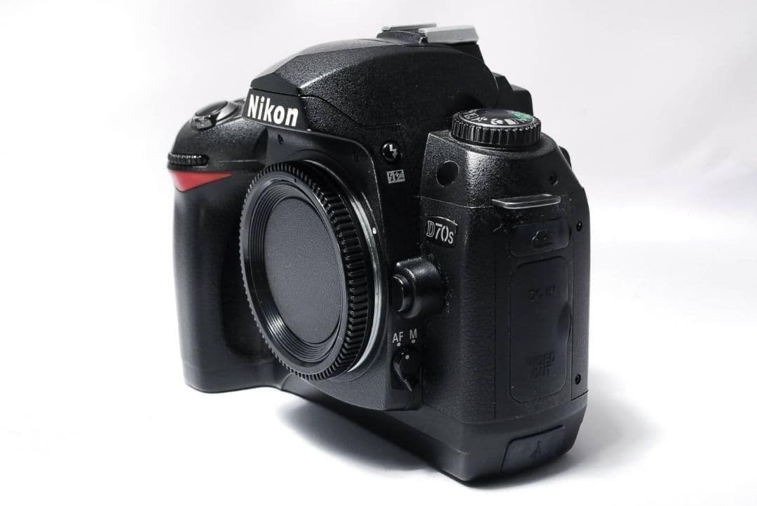 【決算セール】初心者安心 Nikon D70s 操作簡単 高速シャッター AF