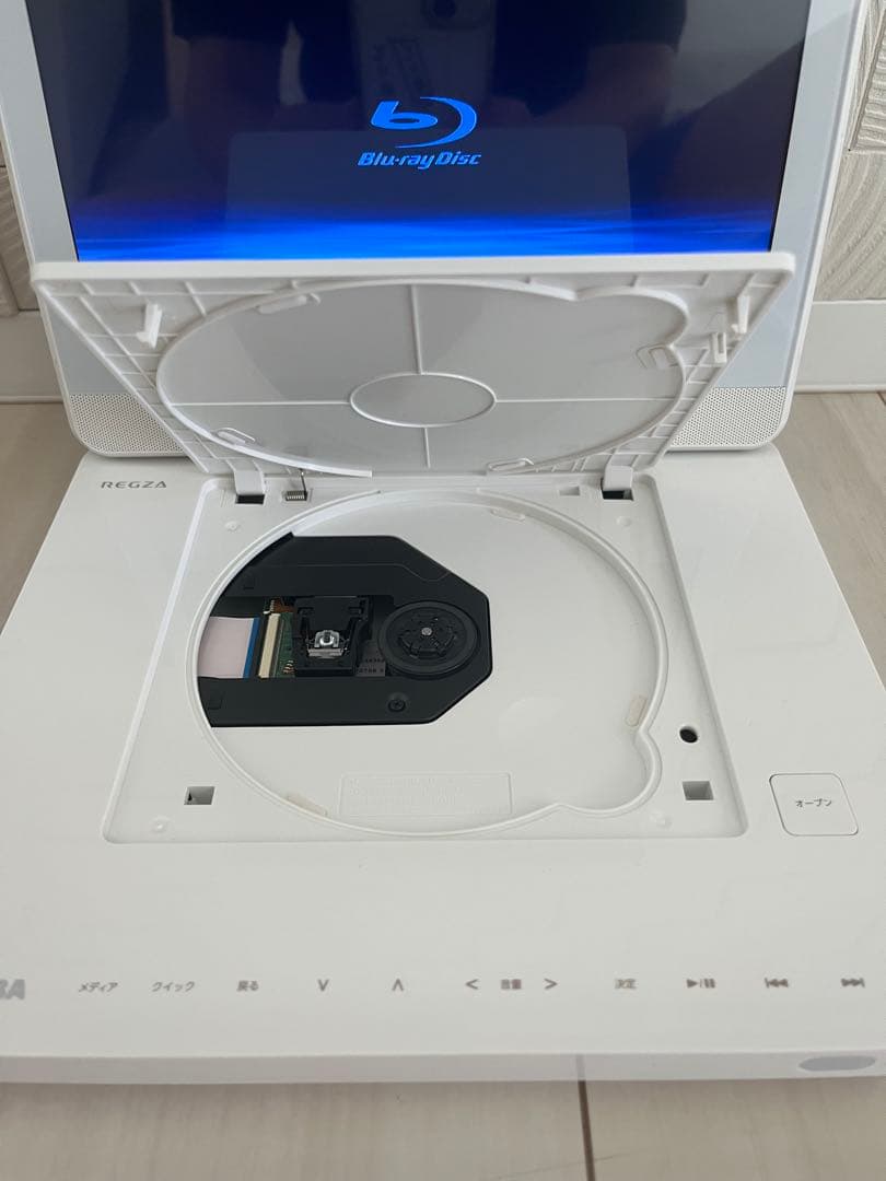 REGZA ポータブルブルーレイプレーヤー SD-BP900S 　東芝　レグザ