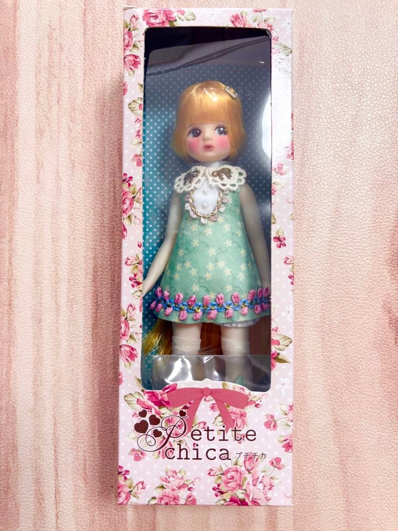 Petite Chica 韓国ドール　Chicabi
