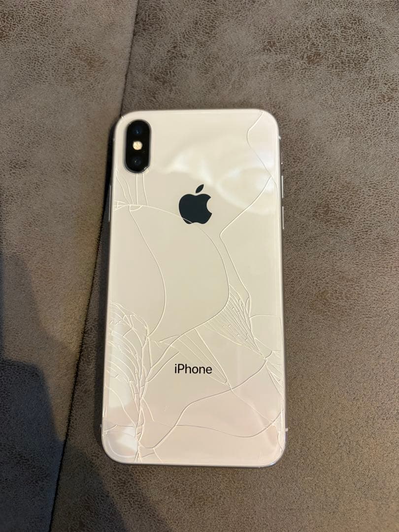 本日のみ値下中　iPhone X シルバー 本体 背面ひび割れあり