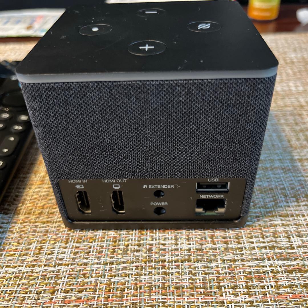 Amazon Fire TV Cube 本体・リモコン