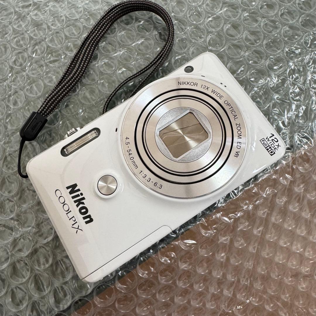 Nikon COOLPIX S6900 コンパクトデジタルカメラ 本体 ホワイト
