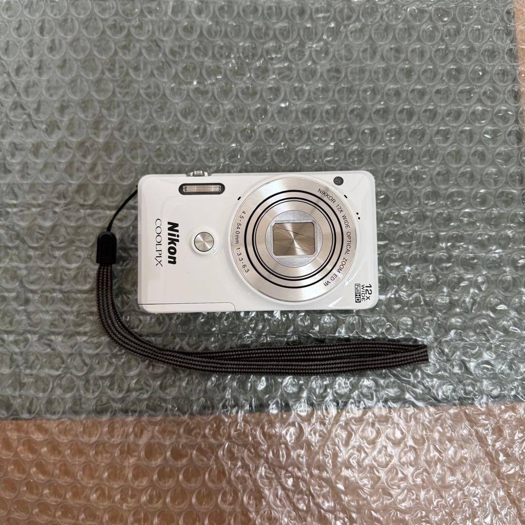 Nikon COOLPIX S6900 コンパクトデジタルカメラ 本体 ホワイト
