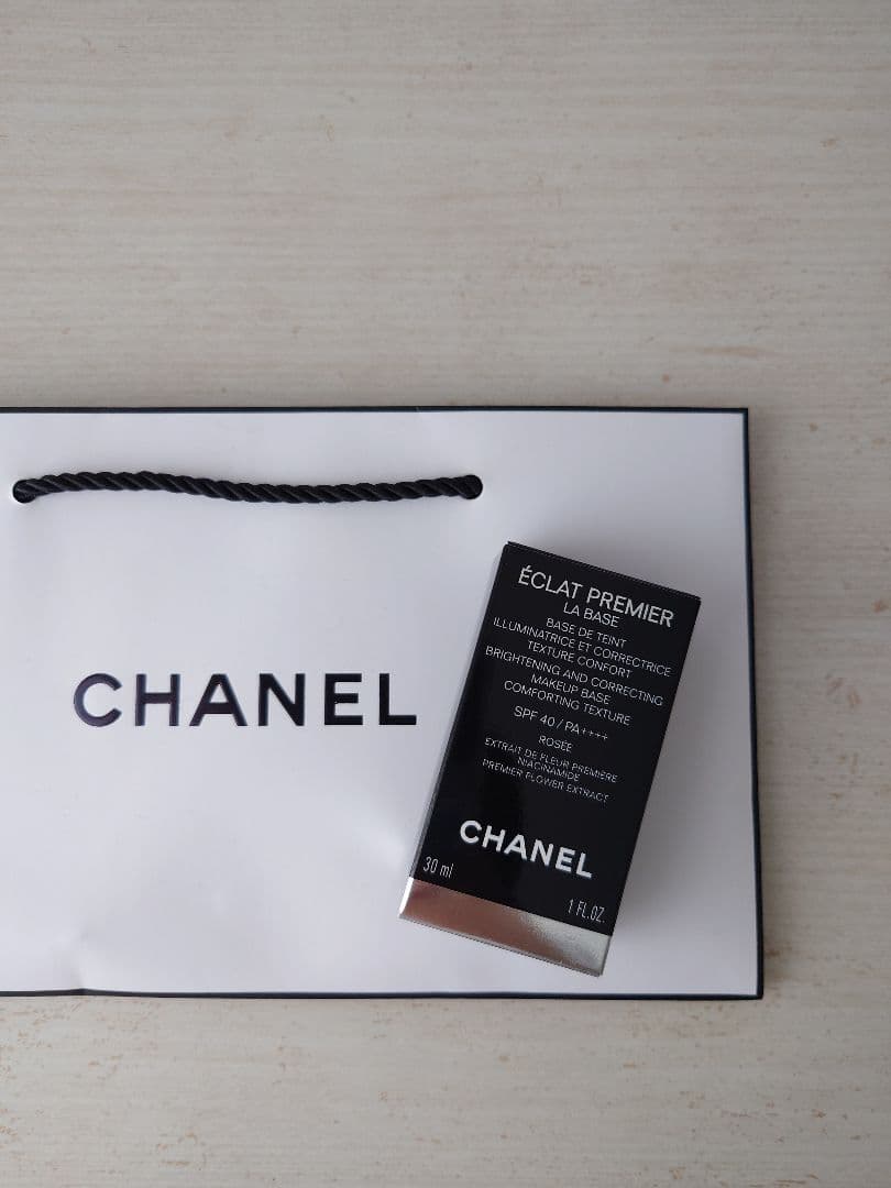 【未使用】CHANEL エクラプルミエラバーズ【化粧下地】