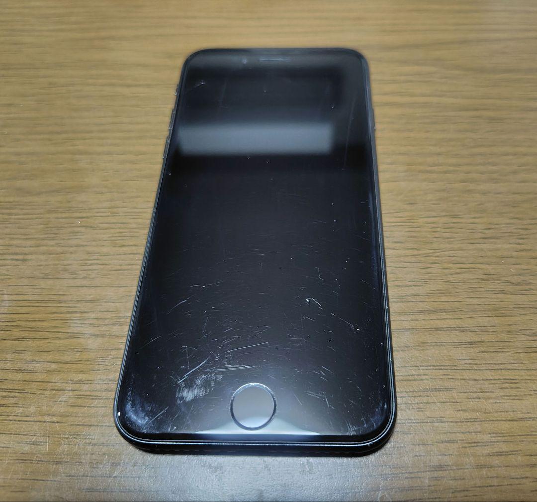 Apple iPhone SE 第3世代　ブラック