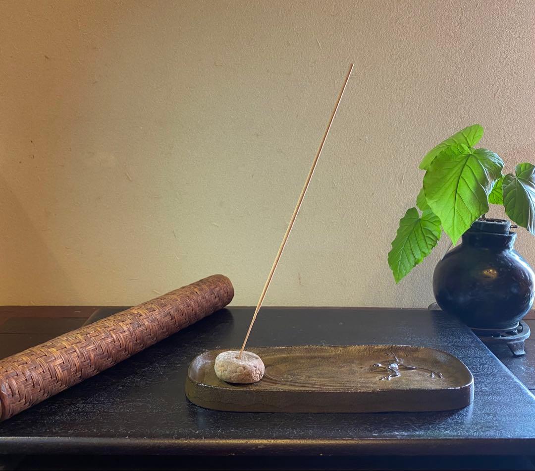 ヴィンテージ　美品・香皿(灰受け)・　清流とカエル・南部鉄器 22.5x8.5