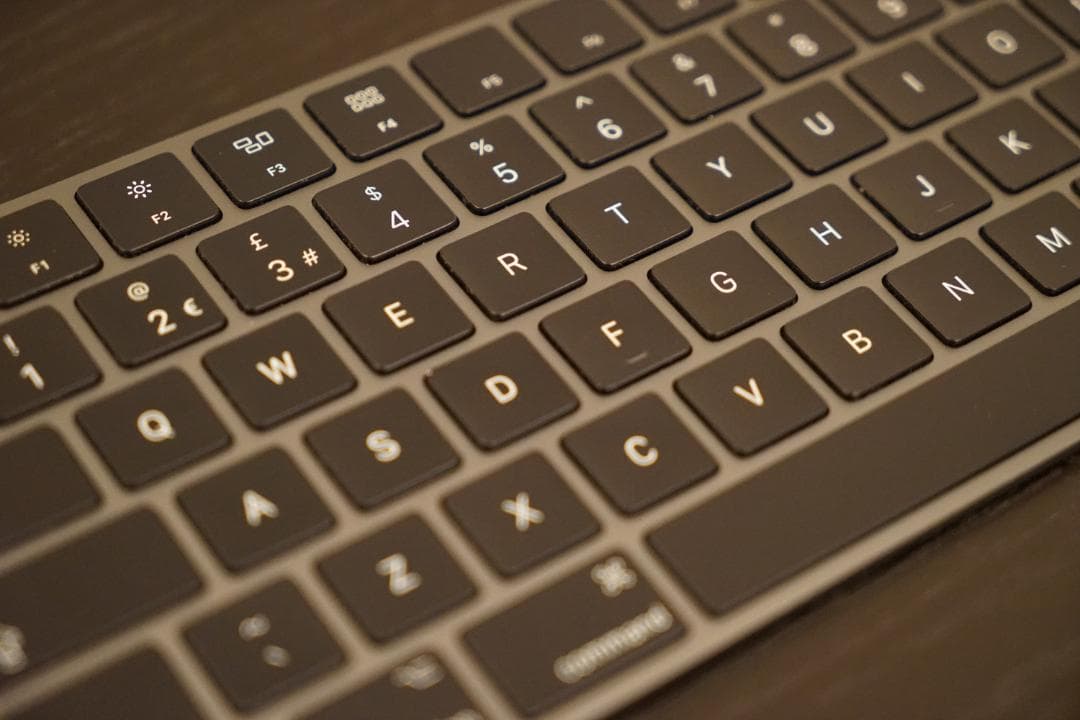 Apple Magic Keyboard テンキー付 UK配列 スペースグレイ