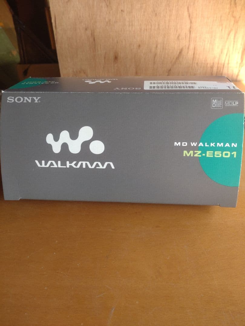 MDウォークマン　WALKMAN 　MZ-E501 箱付き　充電器付　通電確認済
