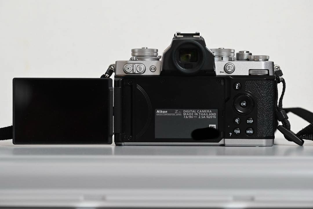 Nikon Zfc (Z fc) シルバー + NIKKOR Z 16-50mm