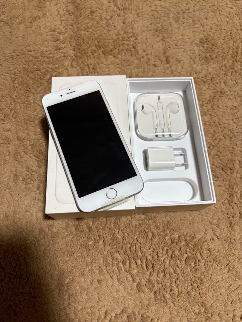 「新品未使用」Iphone 6 シルバー16GB ドコモバッテリー100%
