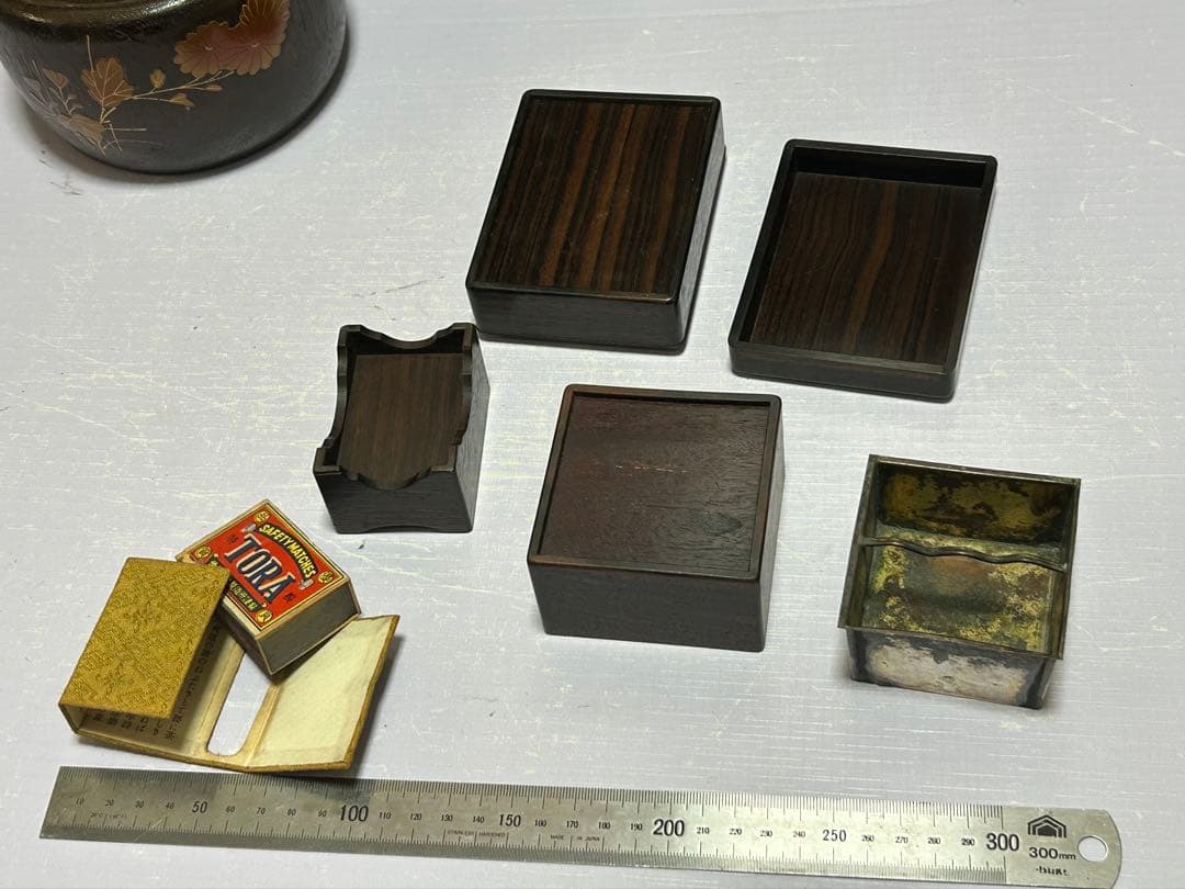 ミニサイズの火鉢まき絵、四角い豆火鉢、小物入れ類