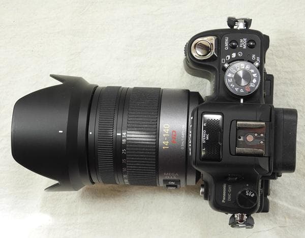 LUMIX GH1 + G VARIO 14-140 F4-5.8【中古】⑪