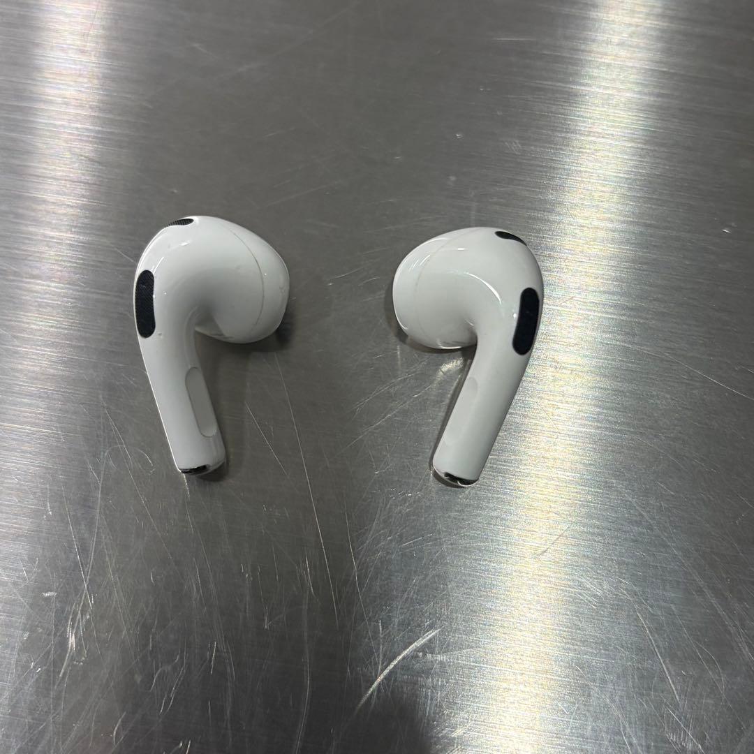 正規品AirPods3 AirPods 第3世代　充電ケース付き