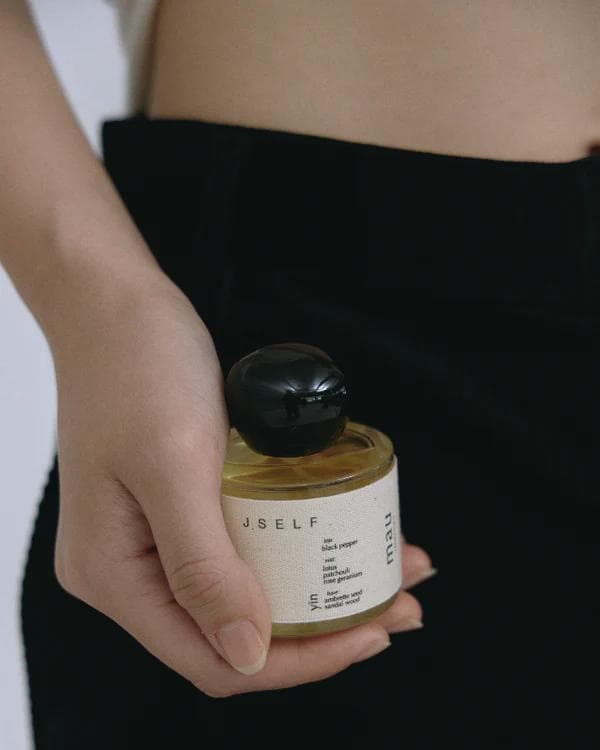 JSELF × mau　eau de parfum yīn